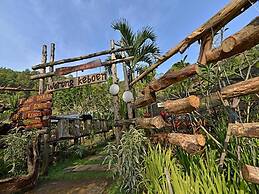 Grand Whiz Hotel Trawas