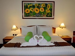 Grand Whiz Hotel Trawas