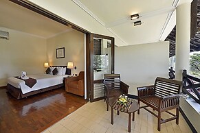 Grand Whiz Hotel Trawas