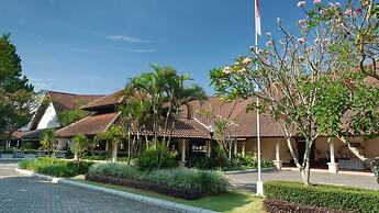 Grand Whiz Hotel Trawas