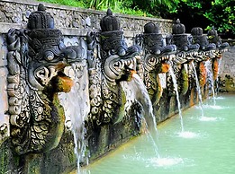 KARANG SARI Guesthouse & Restaurant