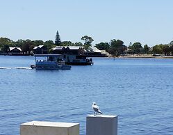 Beach Front The Wedge - Adults Only