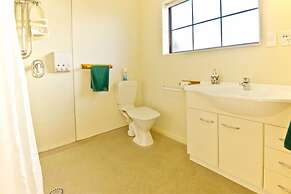 Arrow Motel Apartments