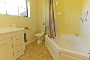 Arrow Motel Apartments