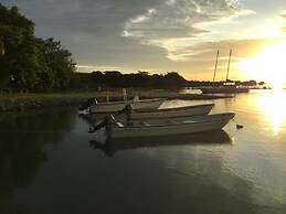 Rendezvous Surf Camp Fiji - Hostel