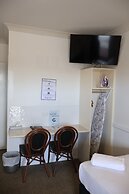 Park Avenue Hotel Motel