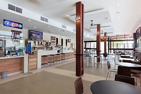 Park Avenue Hotel Motel