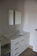 Park Avenue Hotel Motel