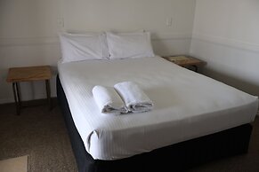 Park Avenue Hotel Motel