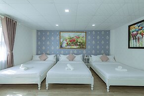 Ken's Backpackers Hotel