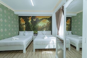 Ken's Backpackers Hotel