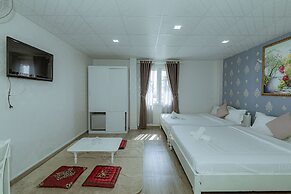 Ken's Backpackers Hotel