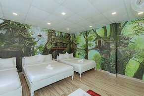 Ken's Backpackers Hotel