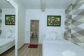 Ken's Backpackers Hotel