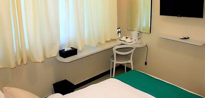 Marina Mamberamo Hotel