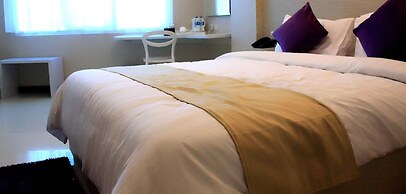 Marina Mamberamo Hotel