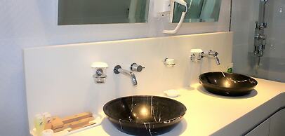 Marina Mamberamo Hotel