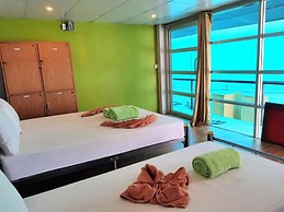 Zone6 Coworking Beach Apartment