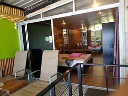 Zone6 Coworking Beach Apartment