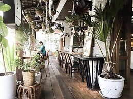 Fisherman's House Cafe & Hotel