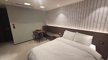 Ilsan Hotel Cleo