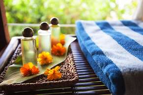 Amun Ini Beach Resort & Spa