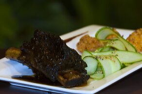 Amun Ini Beach Resort & Spa