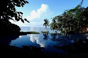 Amun Ini Beach Resort & Spa