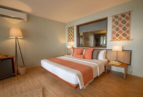 Amun Ini Beach Resort & Spa