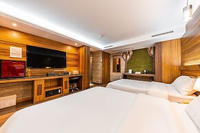 Friendly DH Naissance Hotel by Mindrum Group