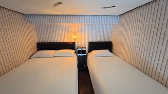 Friendly DH Naissance Hotel by Mindrum Group