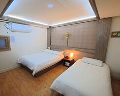 Friendly DH Naissance Hotel by Mindrum Group