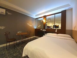 Friendly DH Naissance Hotel by Mindrum Group