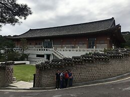 Friendly DH Naissance Hotel by Mindrum Group