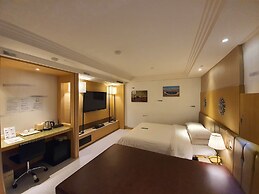 Friendly DH Naissance Hotel by Mindrum Group