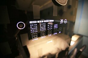 Friendly DH Naissance Hotel by Mindrum Group