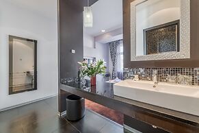 Starlight Luxury Rooms