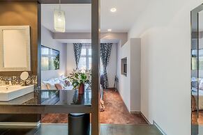 Starlight Luxury Rooms