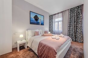 Starlight Luxury Rooms