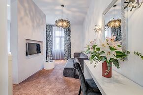 Starlight Luxury Rooms