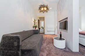 Starlight Luxury Rooms