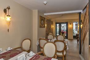 By Murat Royal Hotels