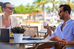 Oz Hotels İncekum Beach Resort