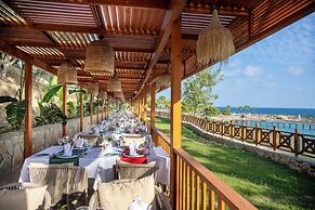 Oz Hotels İncekum Beach Resort