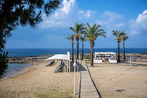 Oz Hotels İncekum Beach Resort