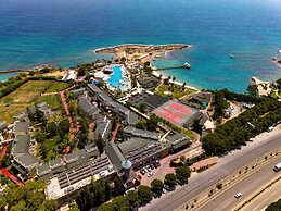 Oz Hotels İncekum Beach Resort