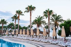 Oz Hotels İncekum Beach Resort