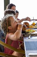 Oz Hotels İncekum Beach Resort