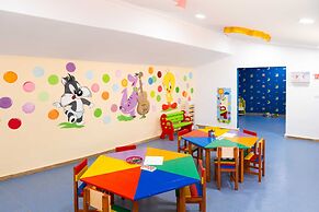 Oz Hotels İncekum Beach Resort