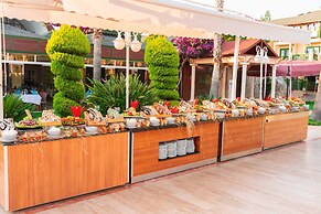 Oz Hotels İncekum Beach Resort